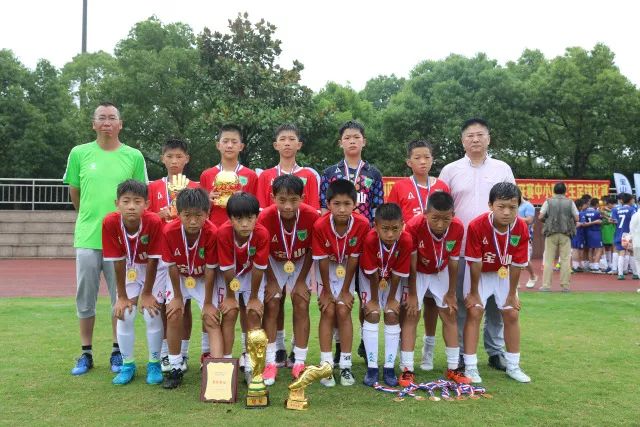 石奎在AUBL赛事中展现风采，华丽谢幕